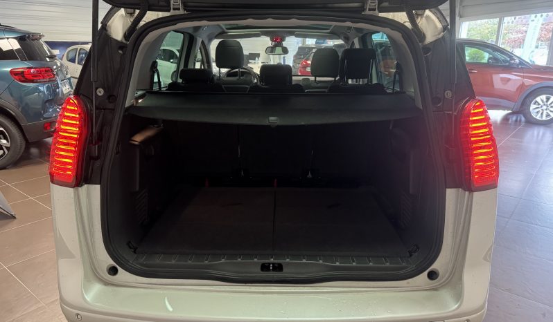 
								Peugeot 5008 1.6 BlueHDi 120 S&S EAT6 7 places Allure full									