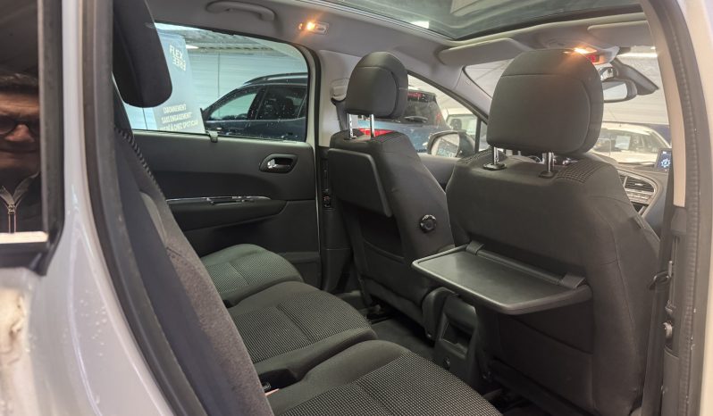 
								Peugeot 5008 1.6 BlueHDi 120 S&S EAT6 7 places Allure full									