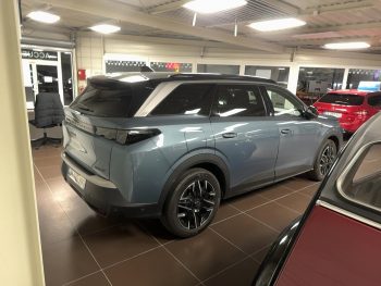 Peugeot 5008 (3) 1.2 HYBRID 136 E-DCS6 GT