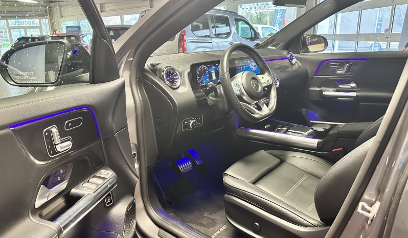 
								Mercedes Classe GLA GLA 200 Fascination BVA7 full									