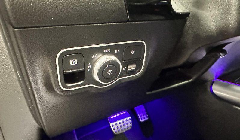 
								Mercedes Classe GLA GLA 200 Fascination BVA7 full									