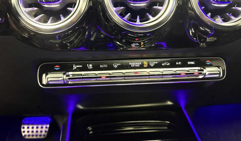 
								Mercedes Classe GLA GLA 200 Fascination BVA7 full									