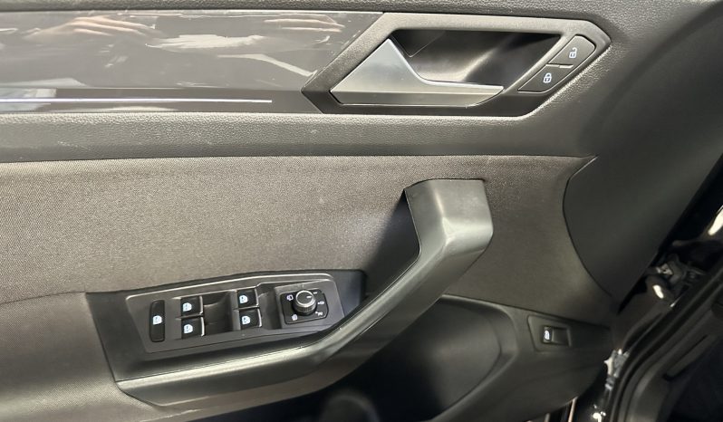 
								Volkswagen T-Roc 1.5 TSI 150 EVO CARAT DSG7 full									