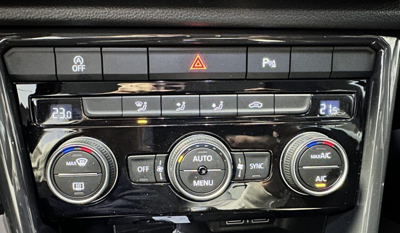 
								Volkswagen T-Roc 1.5 TSI 150 EVO CARAT DSG7 full									