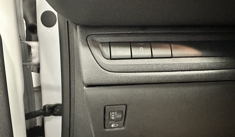 
								Peugeot 208 1.2 PureTech 82 Active full									