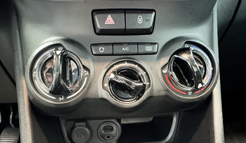 
								Peugeot 208 1.2 PureTech 82 Active full									