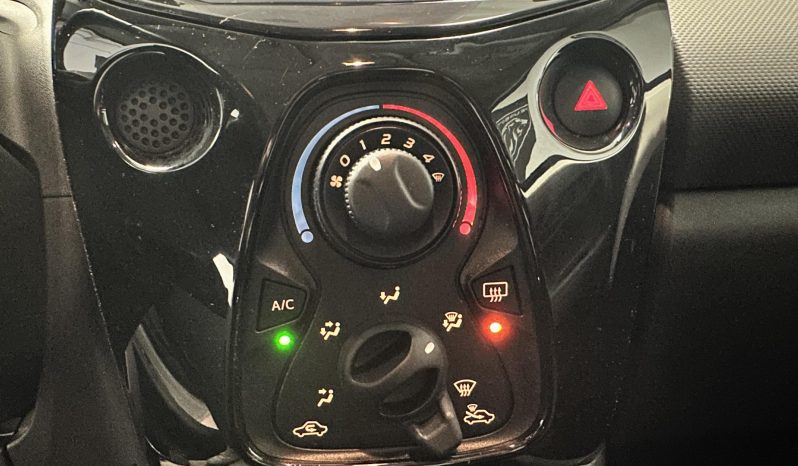 
								Peugeot 108 VTI 72 STYLE full									